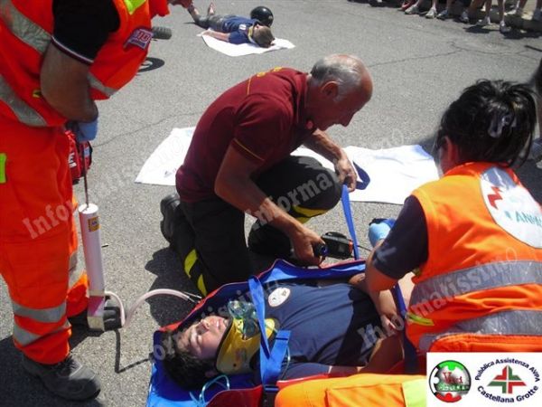 10.7.2011 vivilastrada.it e AVPA pratica di soccorso a persone su sinistra stradale  44 