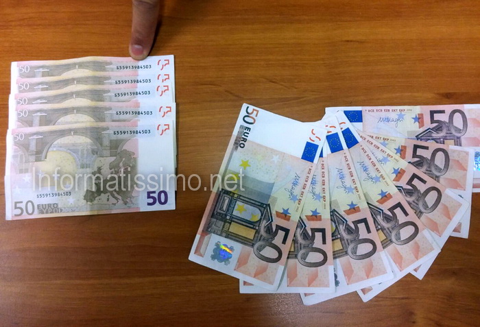 Putignano_-_Banconote_False_sequestrate_con_seriale_identico