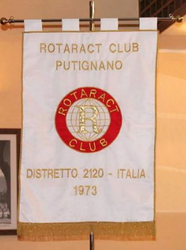 Rotaract_Club_Putignano_logo