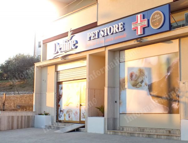 Delfine Pet Store ext 2