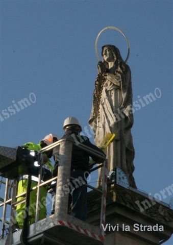 foto vivilastrada   Omaggio della Palma Benedetta alla Madonna.Domenica 1 Aprile 2012 Immacolata  1 